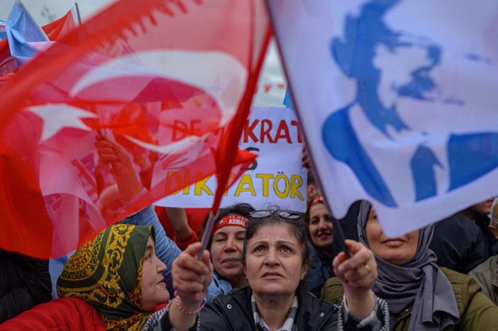 Partai pro-Kurdi Terbesar Dukung Saingan Erdogan dalam Pemilu Turki