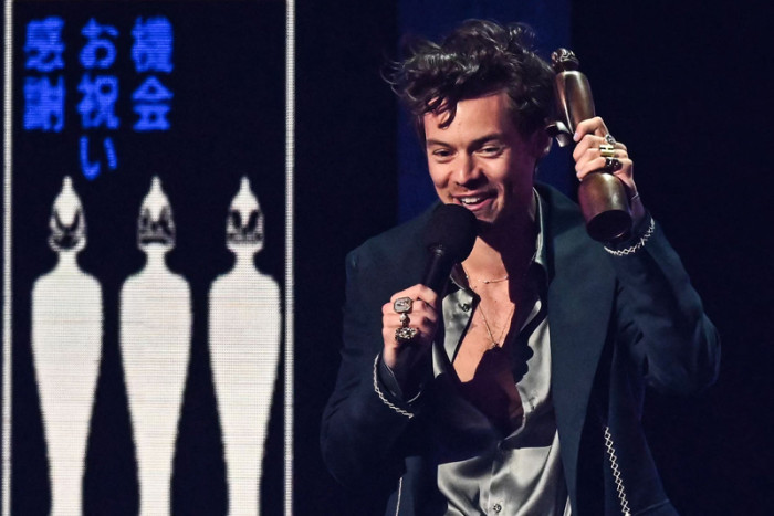 Harry Styles Buka Kemungkinan Adanya Reuni One Direction