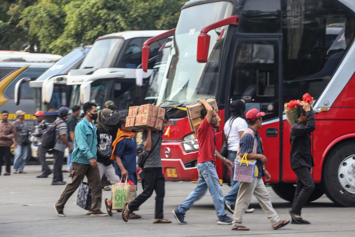 5.688 Penumpang Telah Keluar Jakarta dari Terminal Kampung Rambutan