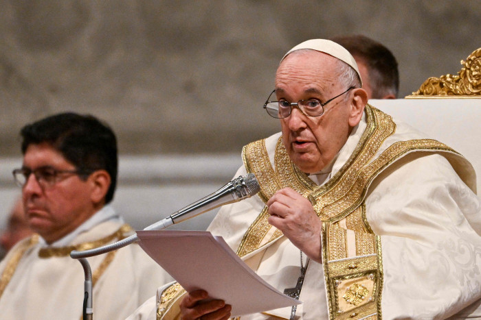 Malam Paskah, Paus Fransiskus Minta Akhiri Semua Perang 