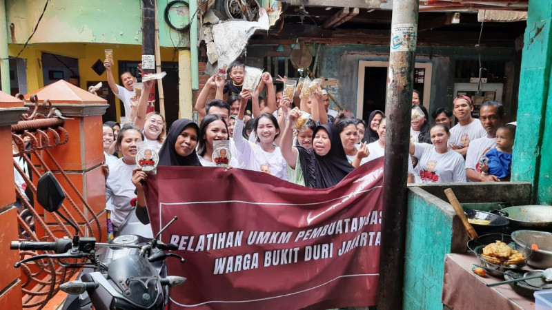 OMG DKI Beri Pelatihan Pembuatan Basreng Skala UMKM di Kawasan Bukit Duri