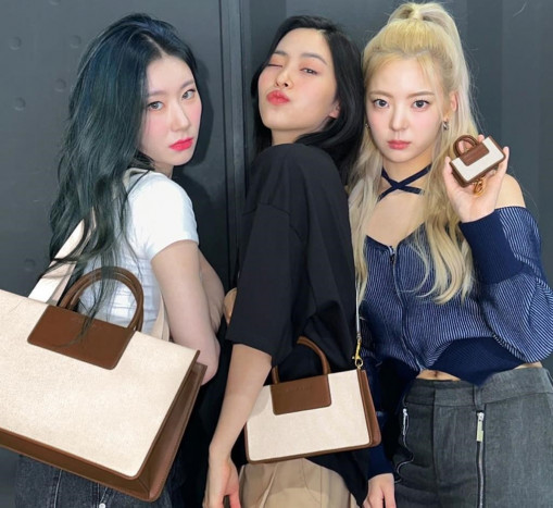 Rangkul Girl Band ITZY, Charles & Keith Luncurkan Koleksi ITZ Mine Terbaru 