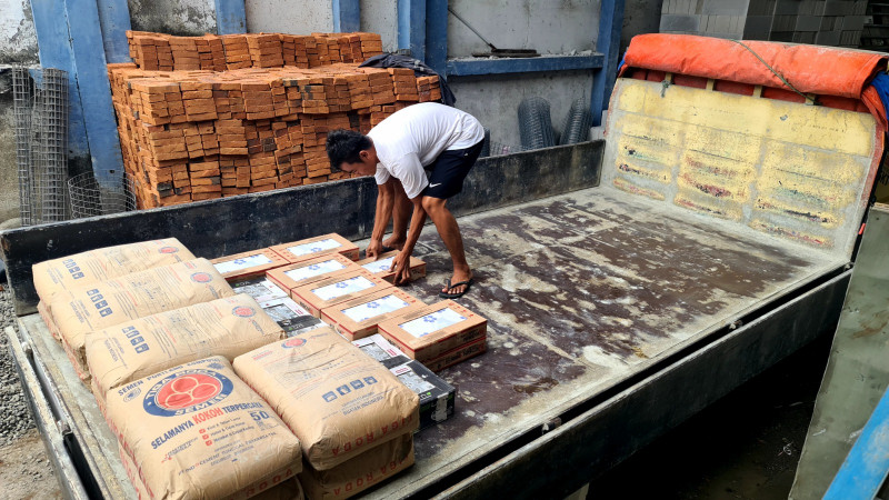 Komunitas Sopir Truk Jawa Barat Bantu Renovasi Masjid di Bogor