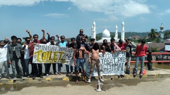 Masyarakat Luwu Timur Demonstrasi Pencemaran Sungai Malili