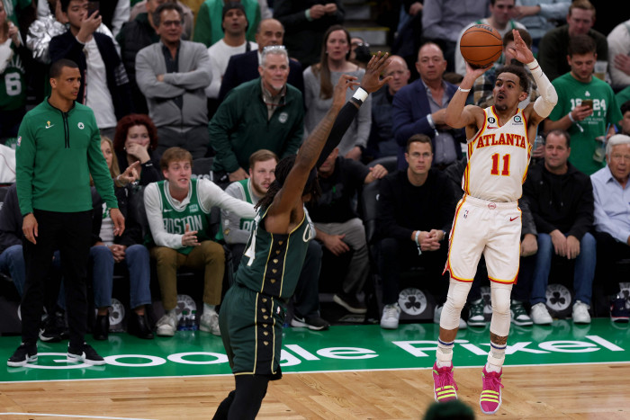Tembakan Tiga Angka Trae Young Pastikan Hawks Terkam Celtics di Gim 5