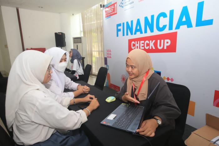 Financial Literacy for YOUth Festival Tingkatkan Literasi Generasi Muda