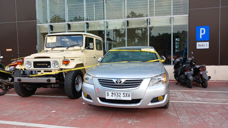 KPK Amankan Dua Mobil Mewah Rafael Alun di Surakarta