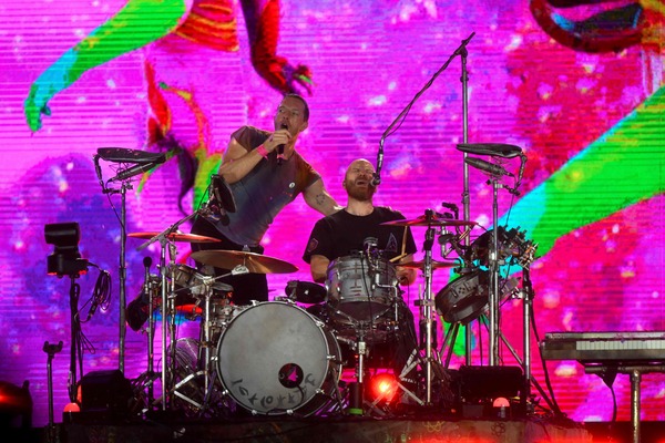 Coldplay: Kami Terbuka pada Kemungkinan Konser 2 Hari di Jakarta