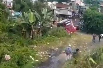 Polres Tegal Dalami Bus Masuk Jurang terkait Ulah Anak Mainkan Rem