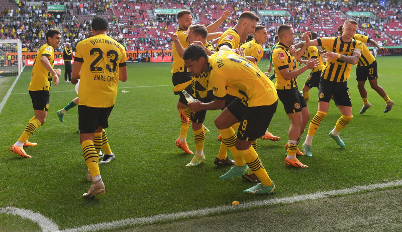 Bekap Ausburg, Dortmund Di Ambang Juara Bundesliga