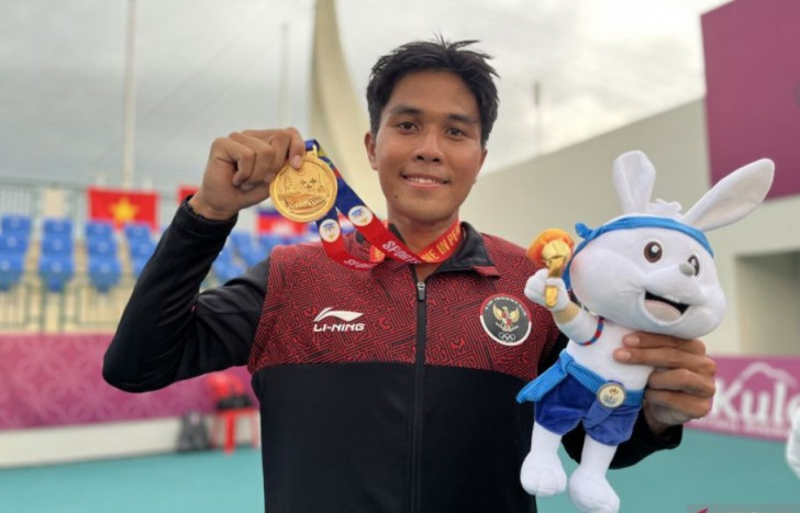 Rifqi Fitriadi Sukses Rebut Emas Tunggal Putra Tenis SEA Games 2023