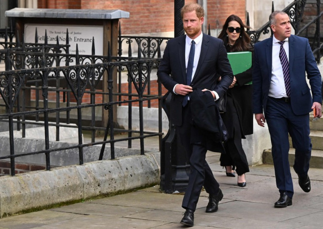 Pangeran Harry dan Andrew Hadiri Penobatan Raja Charles III Tanpa Peran Formal Anggota Kerajaan