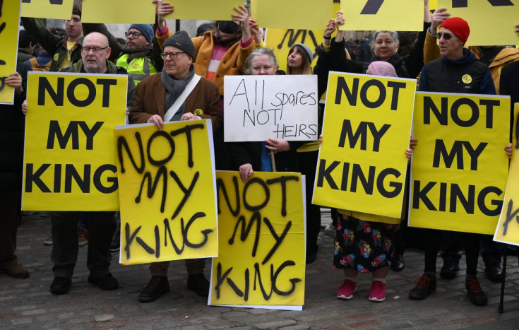 Kelompok Anti-monarki Ditangkap saat Penobatan Kerajaan Inggris