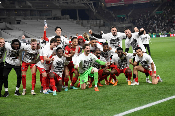 Kalahkan Stuttgart, Frankfurt ke Final DFB Pokal