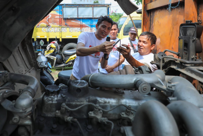 Komunitas Sopir Truk Sosialisasi Keselamatan Berkendara bagi Sopir di Bogor