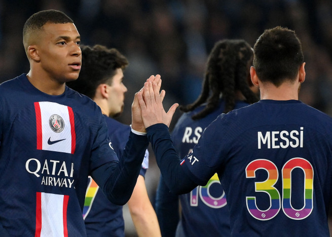 Kylian Mbappe Tetap Bersama PSG, Beri Pesan untuk Lionel Messi