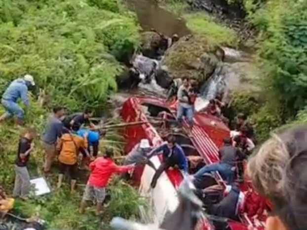 Kecelakaan Bus di Guci Tegal, Wali Kota Tangerang Selatan Tinjau Lokasi