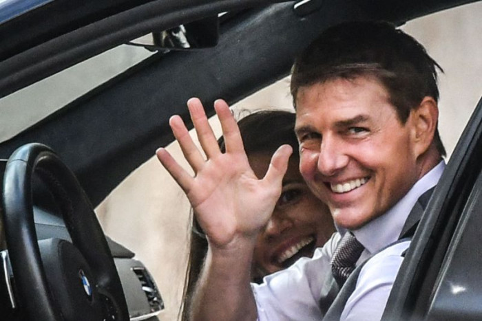 Menangi Penghargaan MTV Awards 2023, Tom Cruise Ucapkan Selamat dari Pesawat Tempur 