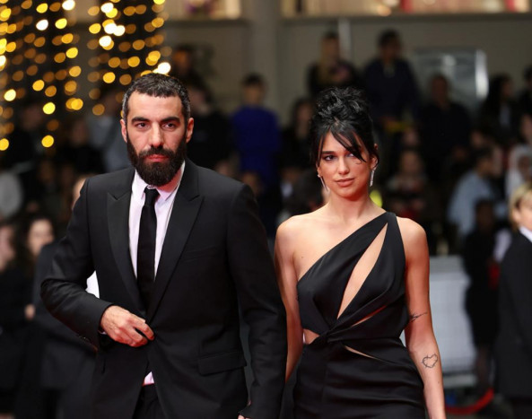 Beda 14 Tahun, Ini Profil Romain Gavras Pacar Baru Dua Lipa