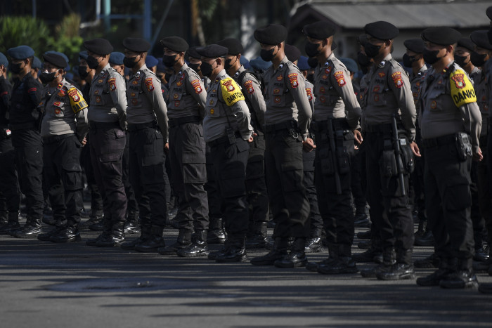 Polisi Dilarang Bawa Senjata Api saat Amankan Peringatan Hari Buruh