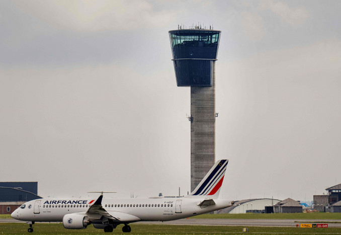Kurangi Emisi CO2, Prancis Setop Penerbangan Domestik Jarak Pendek