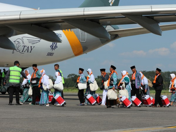 Perdana, Jemaah Haji Diterbangkan dari Bandara Kertajati