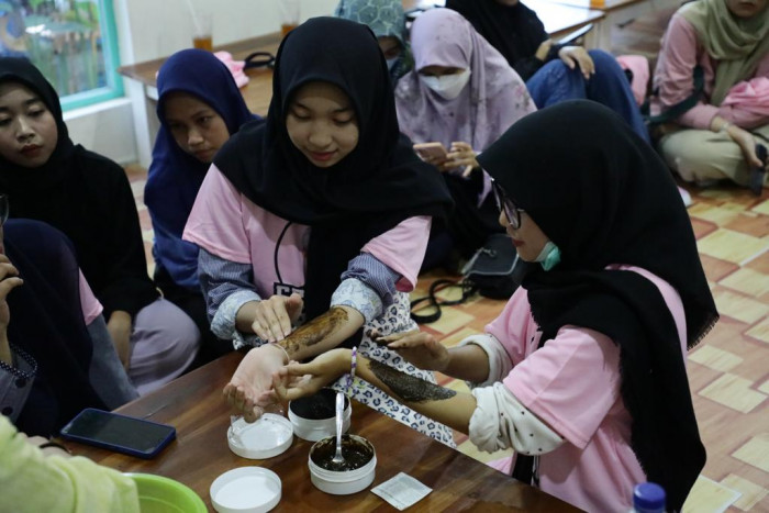 Gandeng Perempuan Milenial, Sukarelawan Ini Gelar Pelatihan Pembuatan Lulur Organik