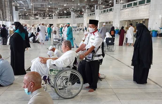 Jemaah Lansia Bisa Sewa Skuter dan Kursi Roda di Masjidil Haram