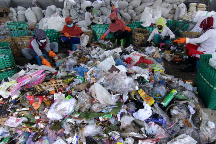 Saatnya Mengolah Sampah Plastik Menuju Ekonomi Sirkular