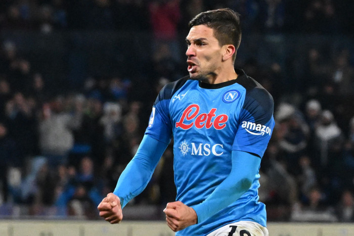 Napoli Putuskan Permanenkan Simeone
