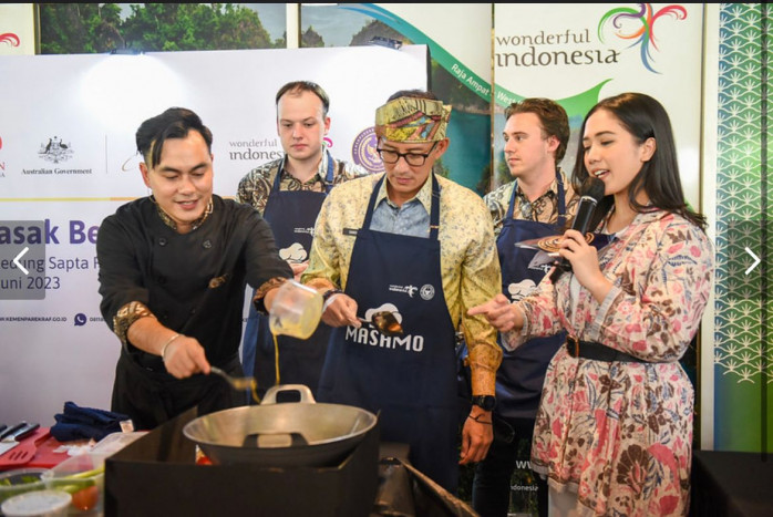 Alumni Pertukaran Pemuda Indonesia-Australia Belajar Masakan Indonesia