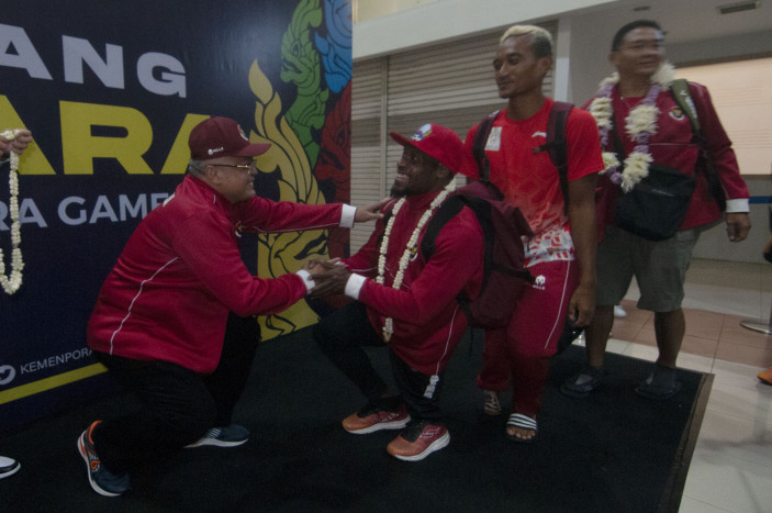 Kemenpora Carter Pesawat Bawa Kontingen ASEAN Para Games 2023