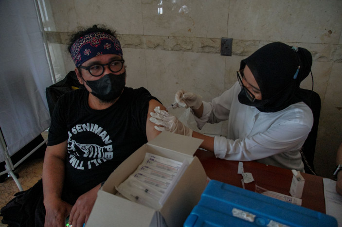 Meski Indonesia Kini Endemi, Vaksin Covid-19 Dosis Keempat Tetap Perlu