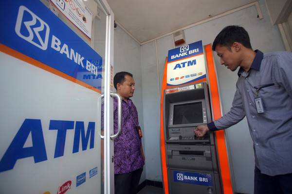 Nasabah Bank Raya Kini bisa Tarik Tunai Tanpa Kartu di ATM BRI