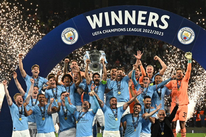 Manchester Biru Merayakan Sejarah Baru