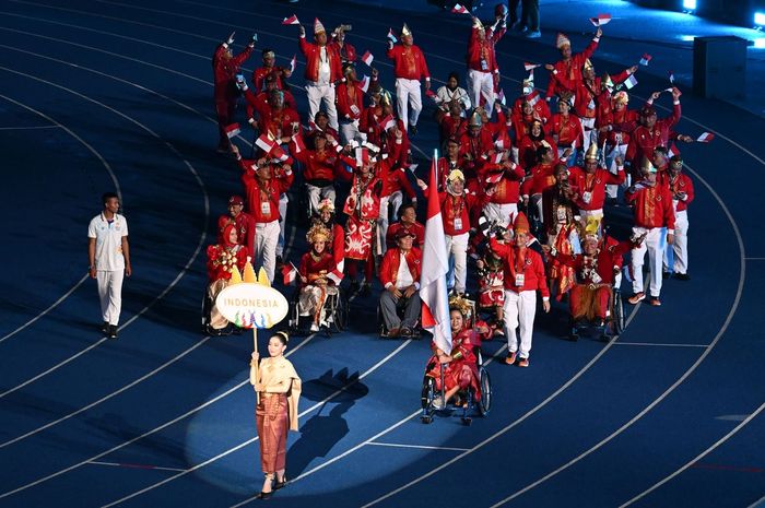 Para Atlet Indonesia Gunakan Busana Tradisional di Opening Ceremony ASEAN Para Games 2023