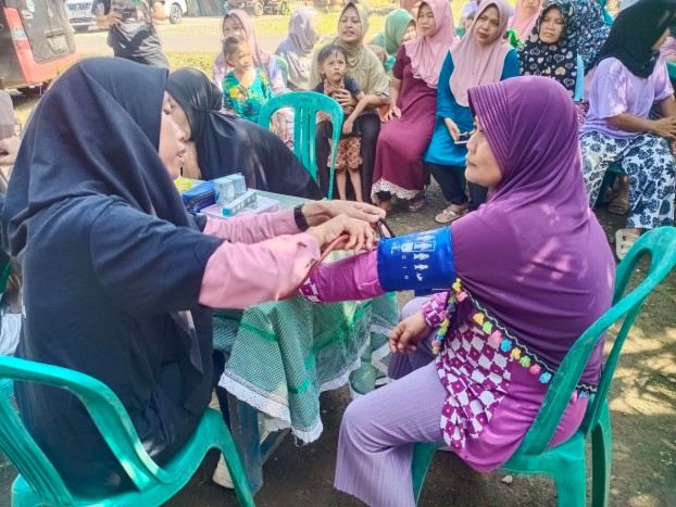 Komunitas Warteg Gelar Pemeriksaan Kesehatan Gratis untuk Ibu dan Lansia di Pangandaran