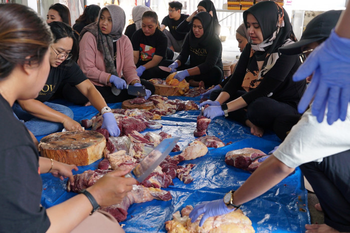  Rayakan Idul Adha, MS Glow Salurkan 50 Ribu Kg Daging Kurban ke Masyarakat