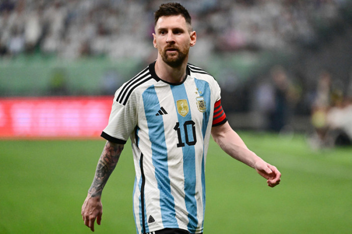 Pilih Liburan Ketimbang ke Indonesia, Instagram Messi Diserbu Netizen Indonesia