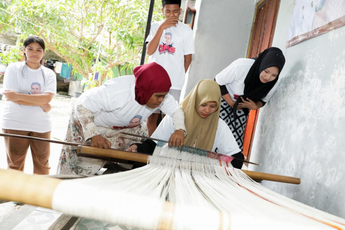 OMG Gelar Pelatihan Tenun Tingkat Pemula di Sumba Barat