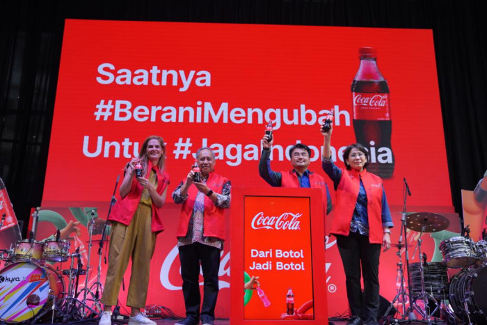 Dukung Ekonomi Sirkular, Coca-Cola Luncurkan Botol 100% rPET di Indonesia 