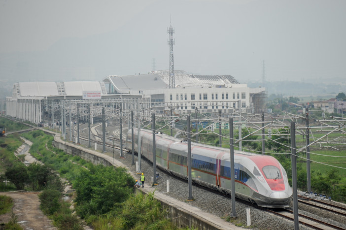 Tiket Gratis Kereta Cepat Jakarta Bandung Diprioritaskan untuk Masyarakat Sekitar Stasiun