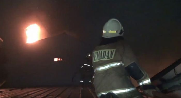 Kebakaran Melanda Lapak Hewan Kurban di Cakung, 16 Ekor Kambing Mati