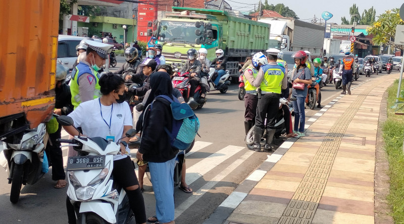 Tilang Manual Diberlakukan di Lembang, Ratusan Sepeda Motor Diangkut 