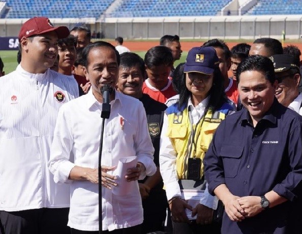 Cek Seleksi Timnas U-17, Jokowi Puji Erick Thohir