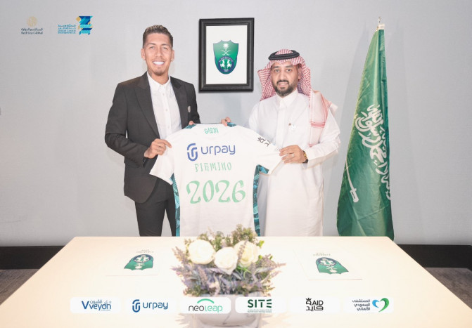 Firmino Berlabuh di Al Ahli