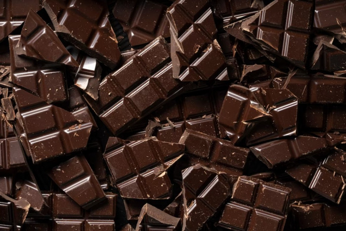 Cokelat Hitam Bisa Bantu Menurunkan Berat Badan dan Mencegah Penuaan Dini