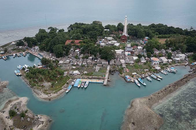 Tinjau Pulau Pramuka, Heru Pastikan Pelayanan Masyarakat Maksimal