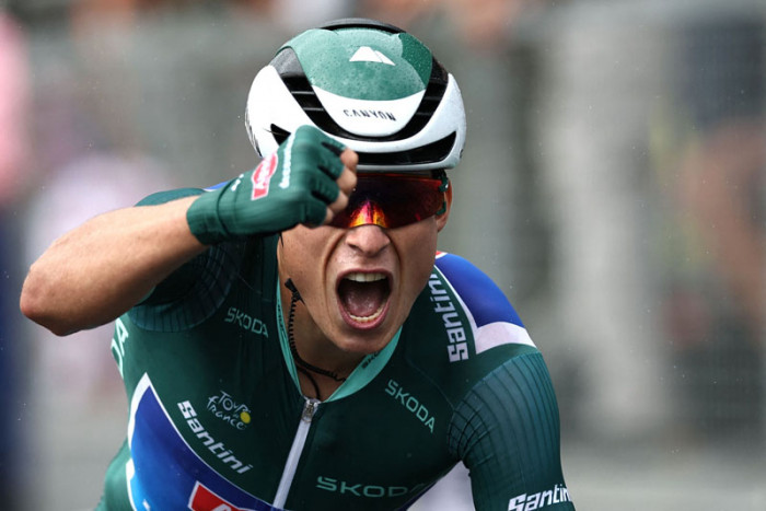 Philipsen Raih Kemenangan Keempat di Etape Tour de France