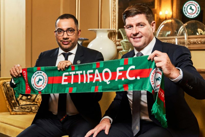 Gerrard Resmi Menjadi Pelatih Klub Arab Saudi Al Ettifaq